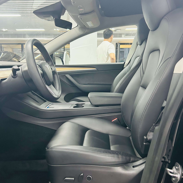 Tesla Model Y 2022 thumb 7