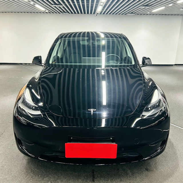 Tesla Model Y 2022 thumb 10