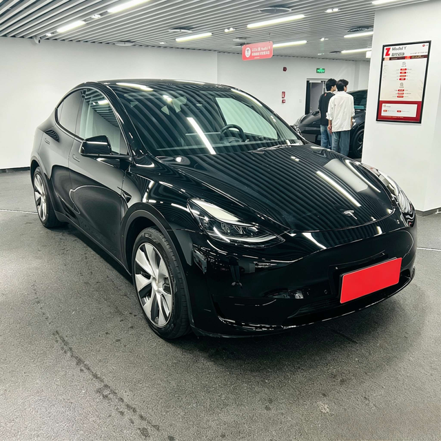 Tesla Model Y 2022 thumb 11