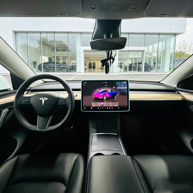 Tesla Model Y 2022 thumb 6