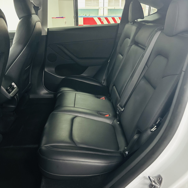 Tesla Model Y 2022 thumb 8
