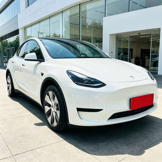 Tesla Model Y 2022 thumb 11