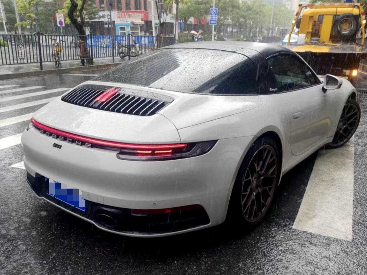 Porsche 911 2022 thumb 5