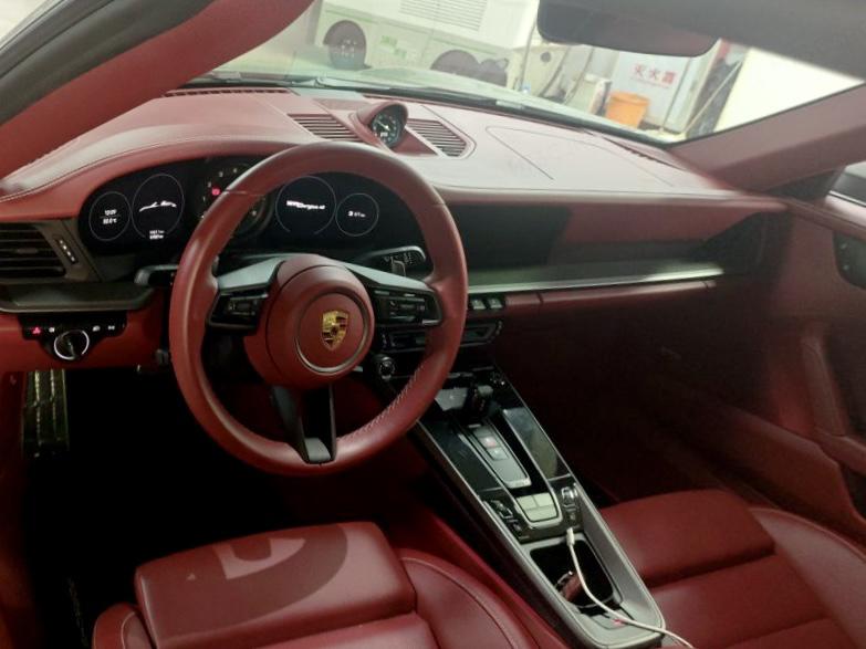 Porsche 911 2022 thumb 6