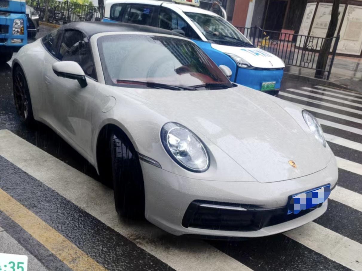 Porsche 911 2022 thumb 9