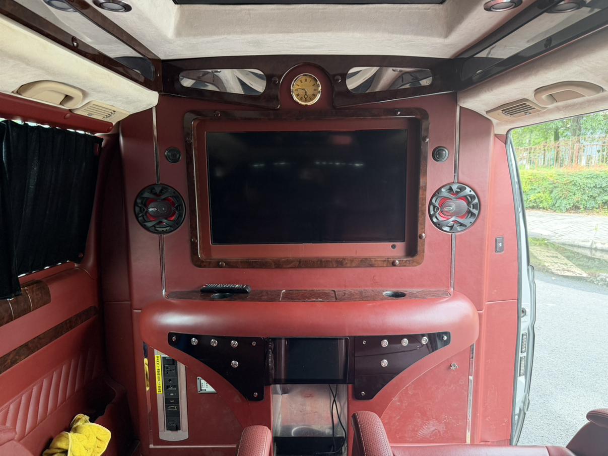 Mercedes-Benz Wei Ting 2010 thumb 10
