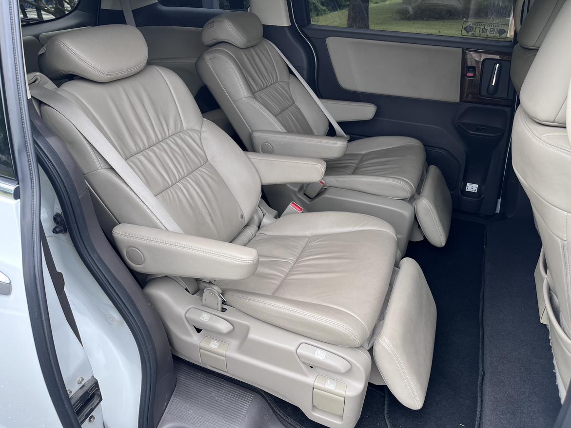 Honda Odyssey 2015 thumb 6