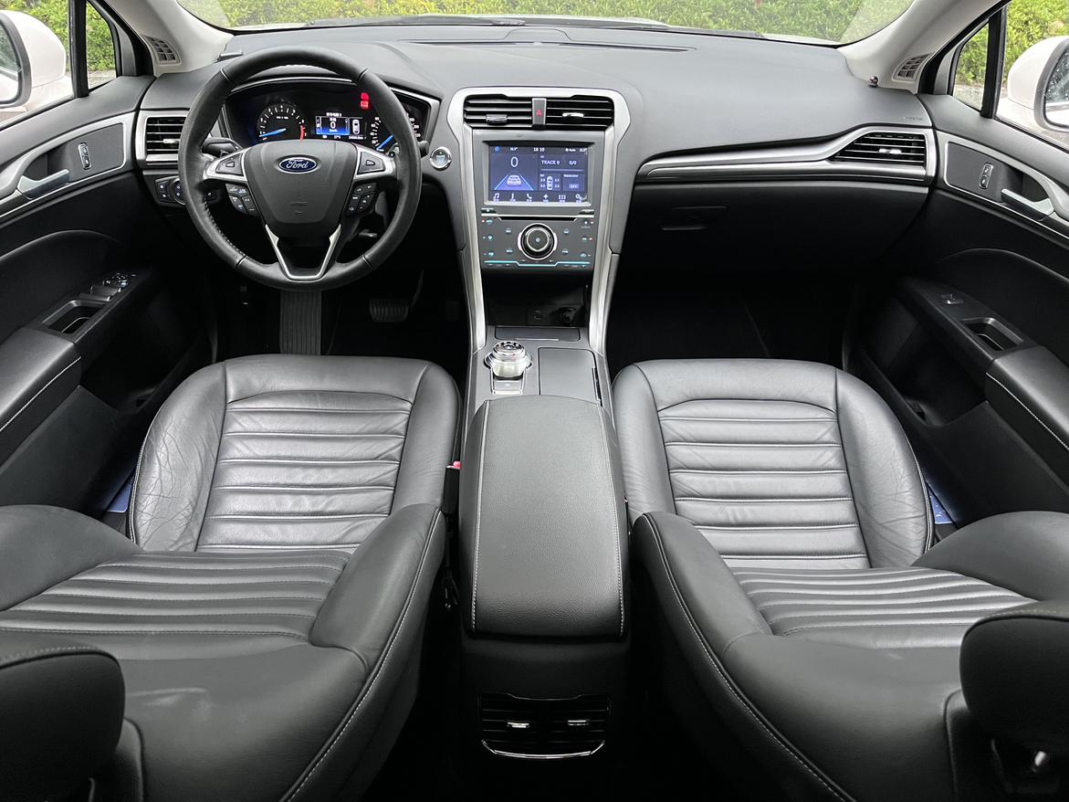 Ford Mondeo 2017 thumb 12