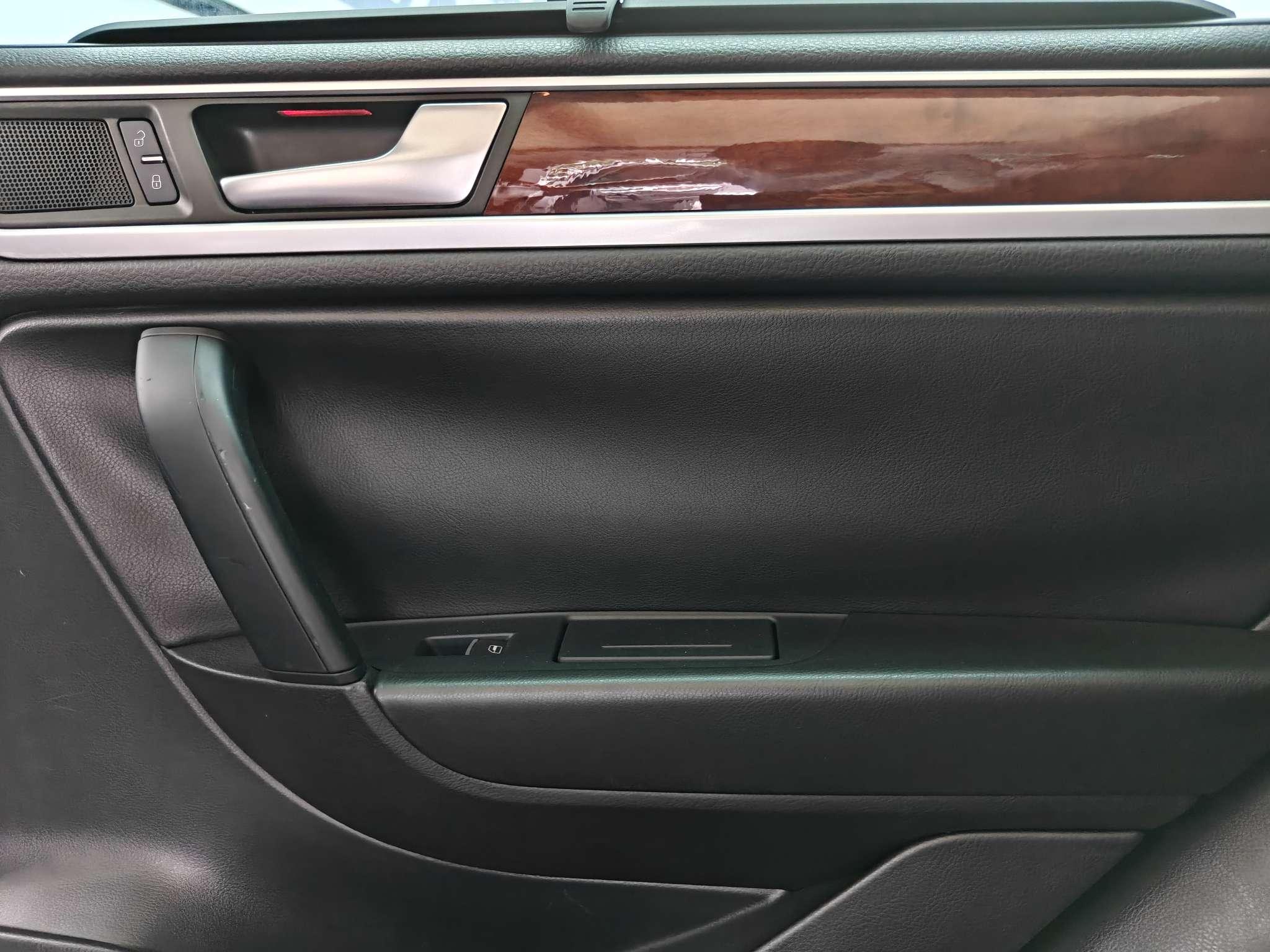 Volkswagen Touareg 2011 thumb 7