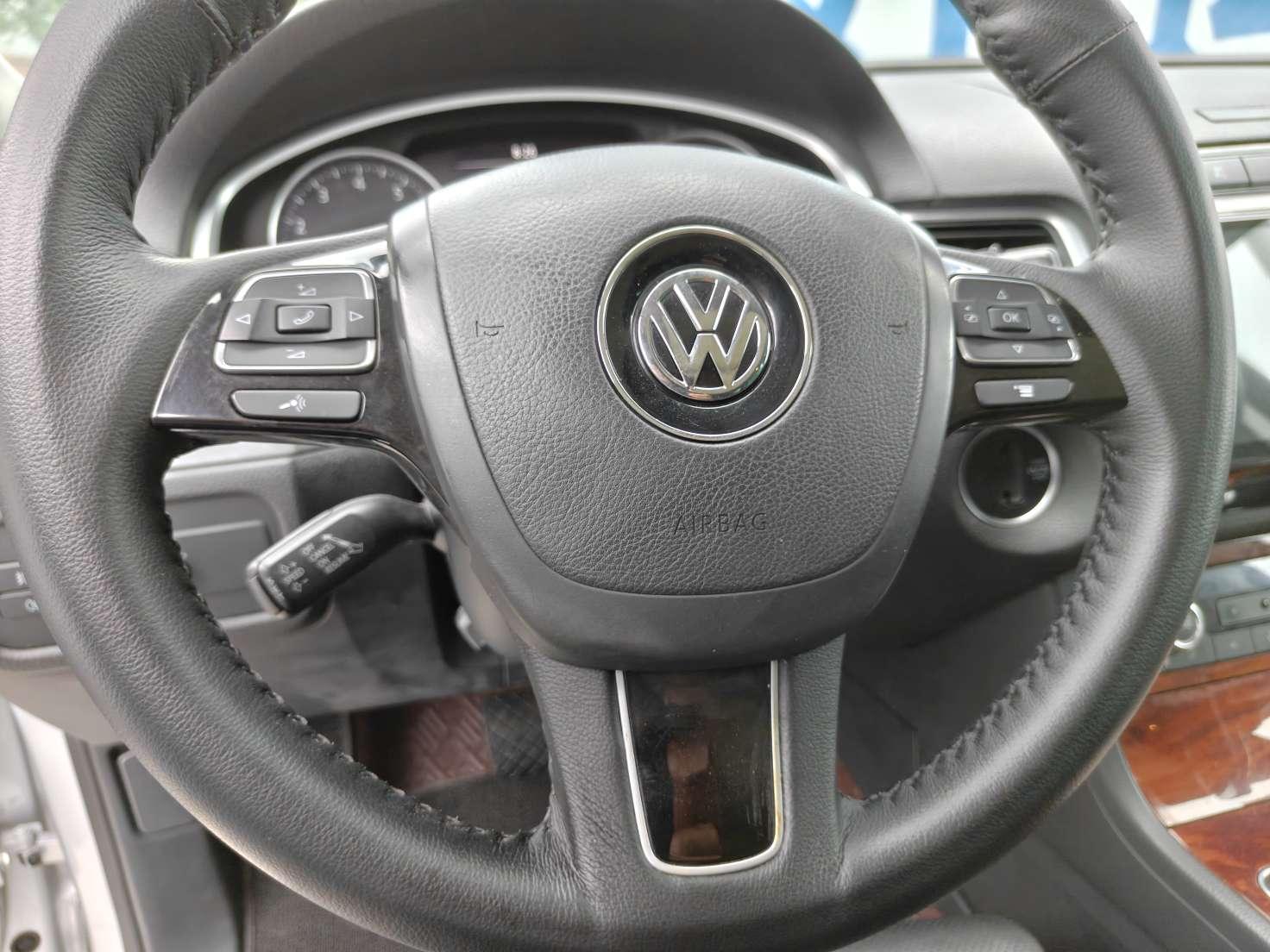 Volkswagen Touareg 2011 thumb 12