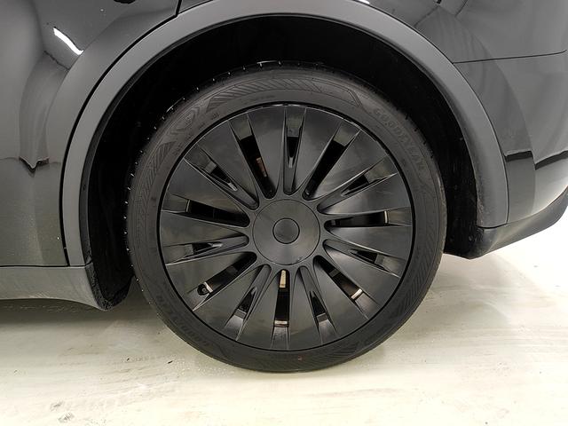 Tesla Model Y 2022 thumb 7