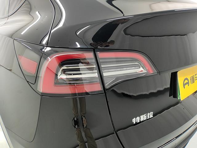 Tesla Model Y 2022 thumb 11