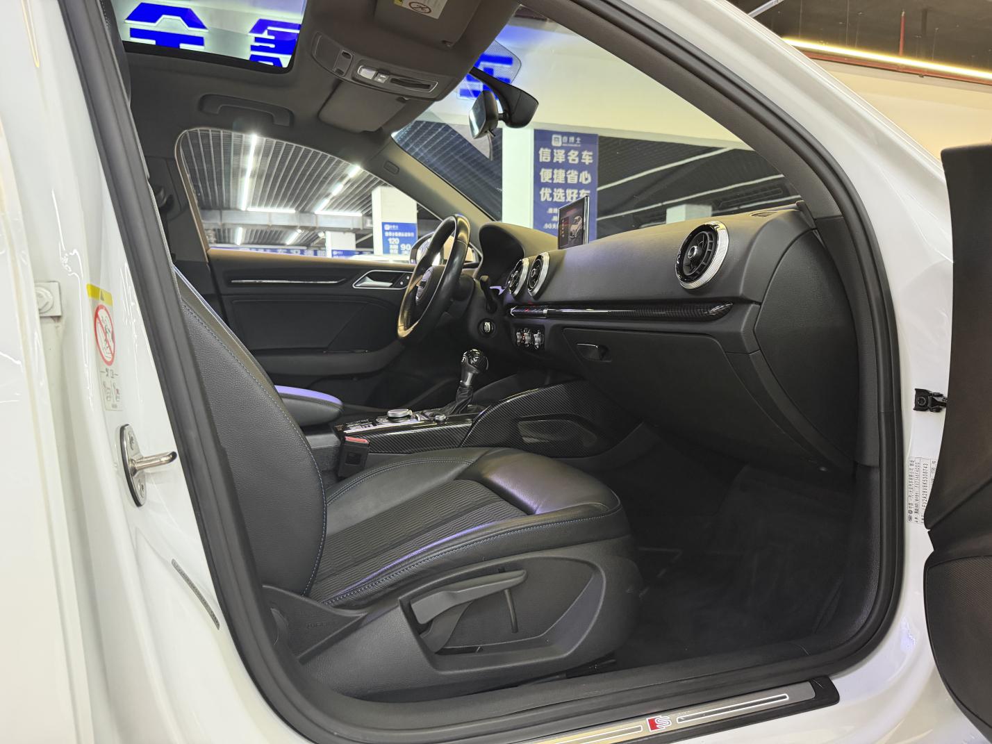 Audi A3 2019 thumb 10