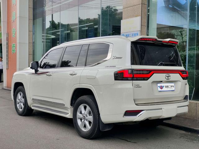 Toyota Land Cruiser 2023 thumb 2