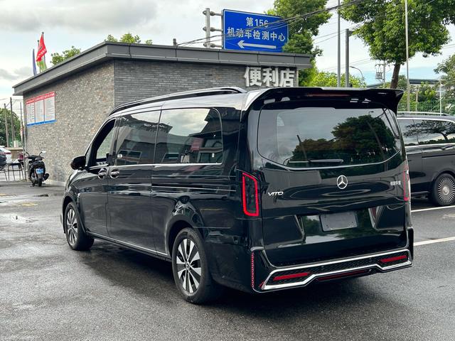 Mercedes-Benz Wei Ting 2018 thumb 2