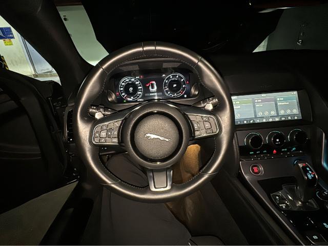 Jaguar F-Type 2021 thumb 5