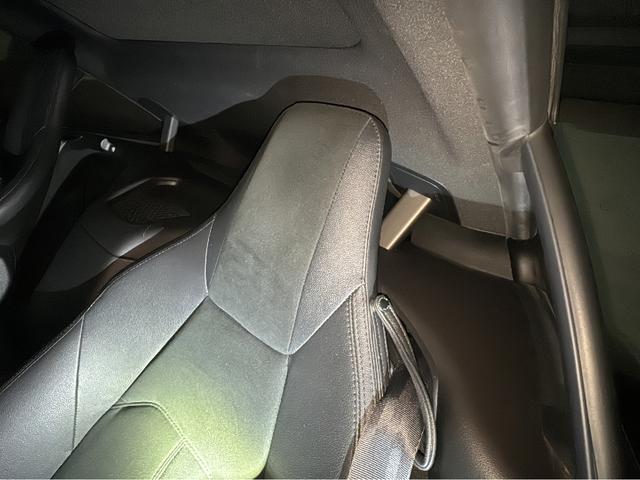 Jaguar F-Type 2021 thumb 10