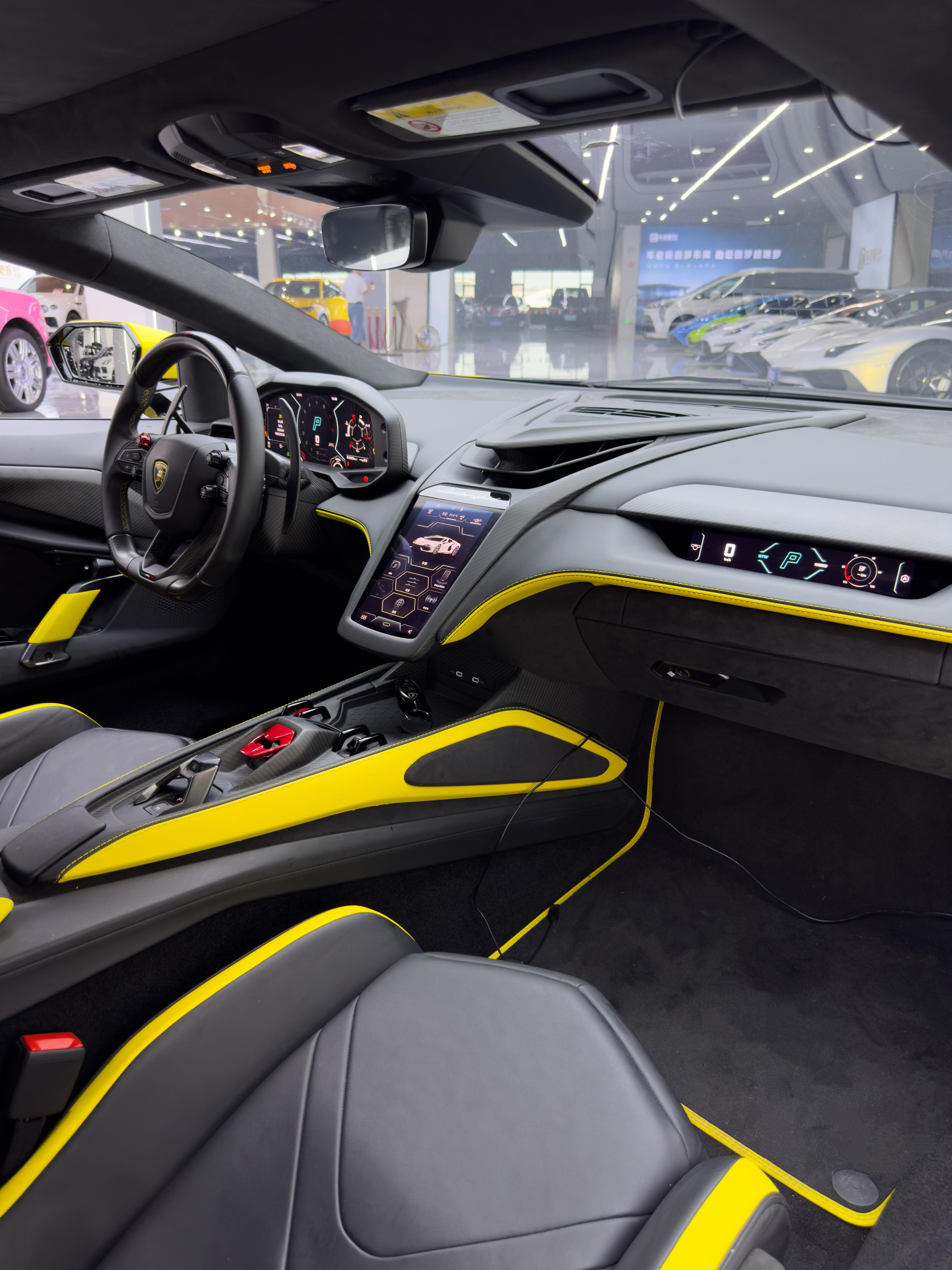 Lamborghini Revuelto 2023 thumb 8