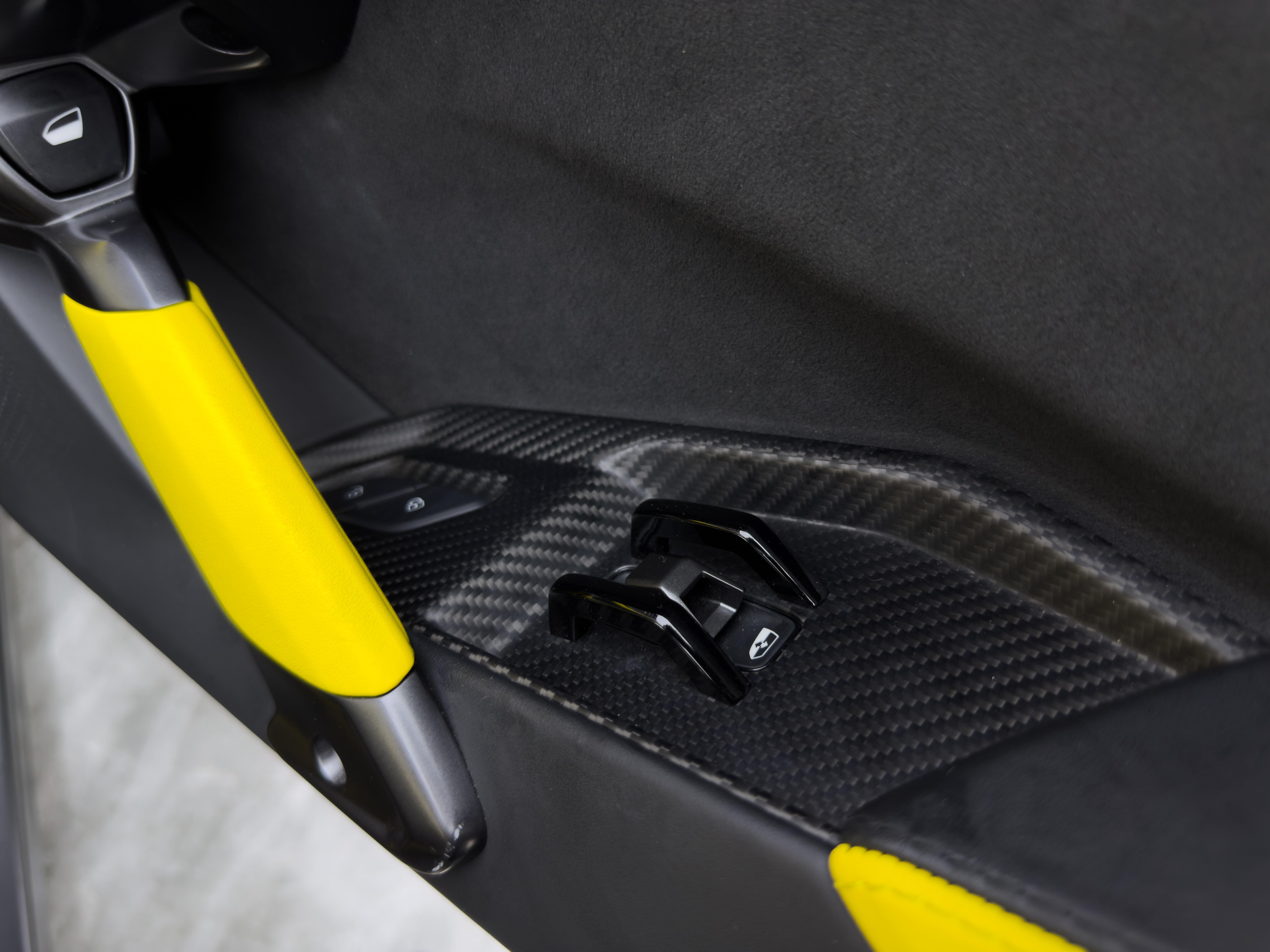 Lamborghini Revuelto 2023 thumb 10