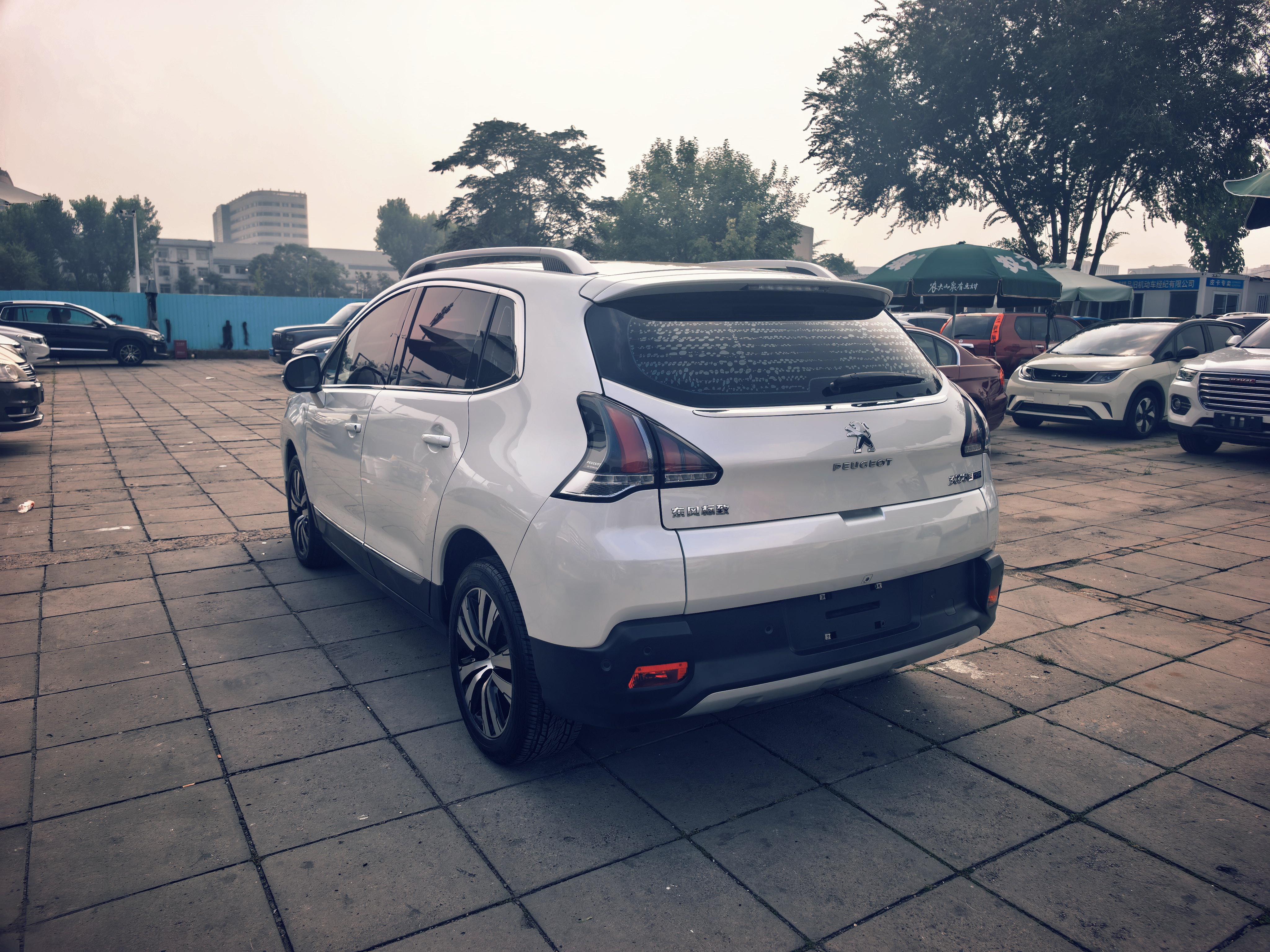 Peugeot 3008 2016 thumb 2