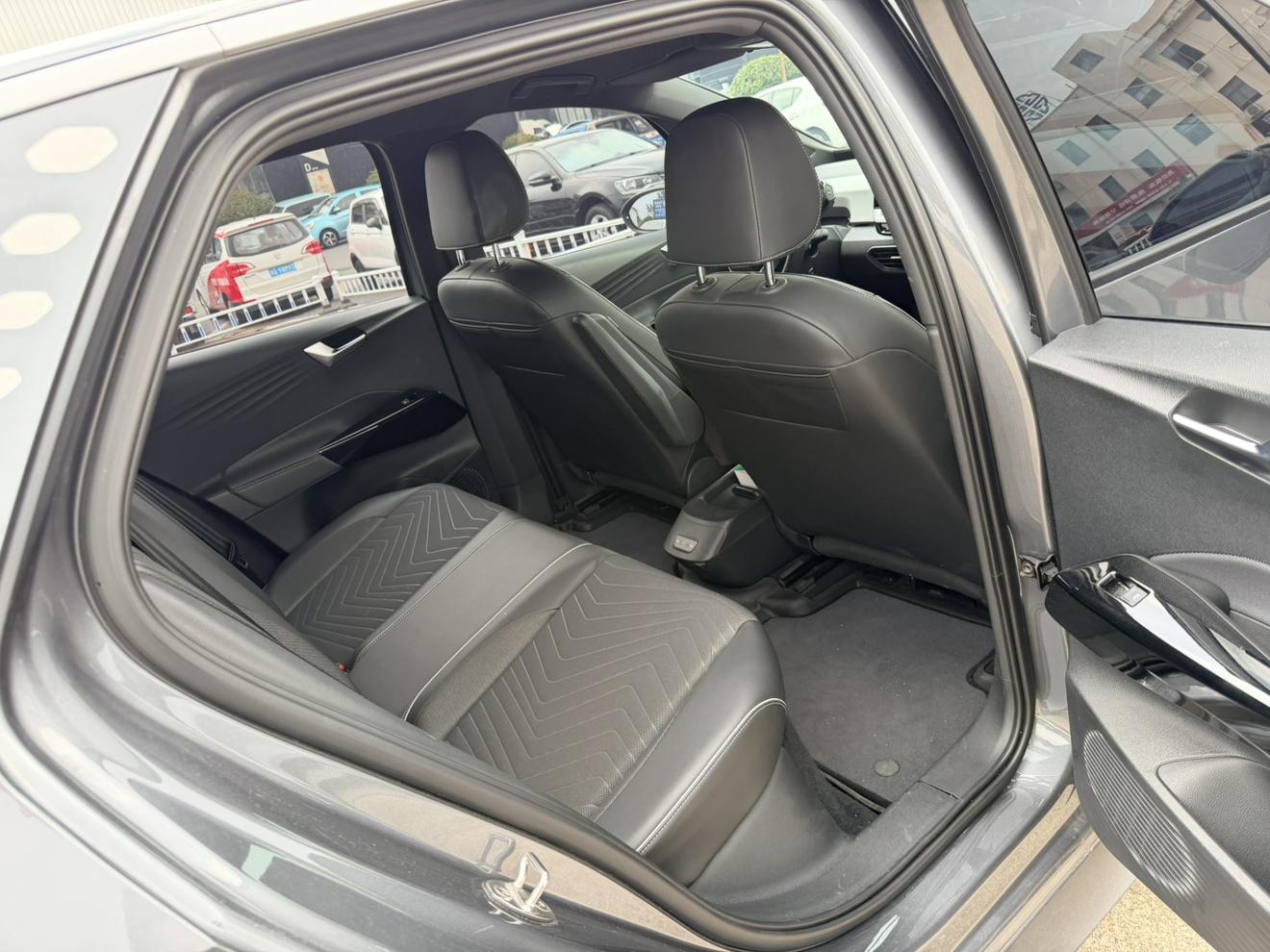 Volkswagen ID.3 2023 thumb 8
