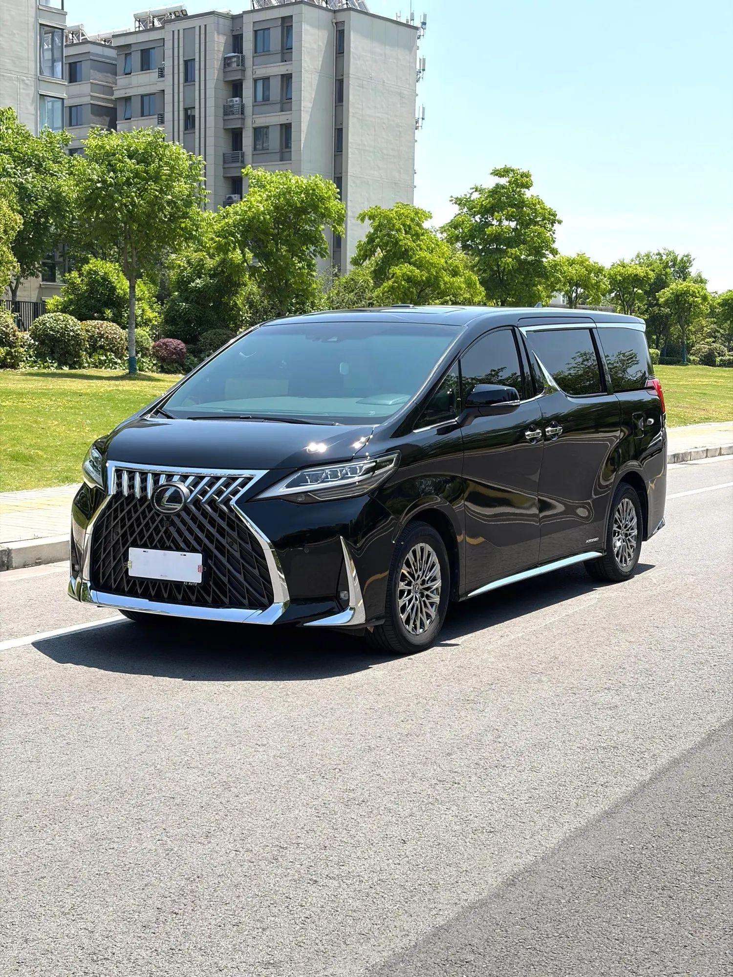 Lexus LM 2020 thumb 10