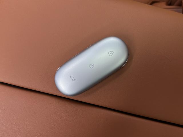 Lixiang (Li Auto) L9 2024 thumb 9