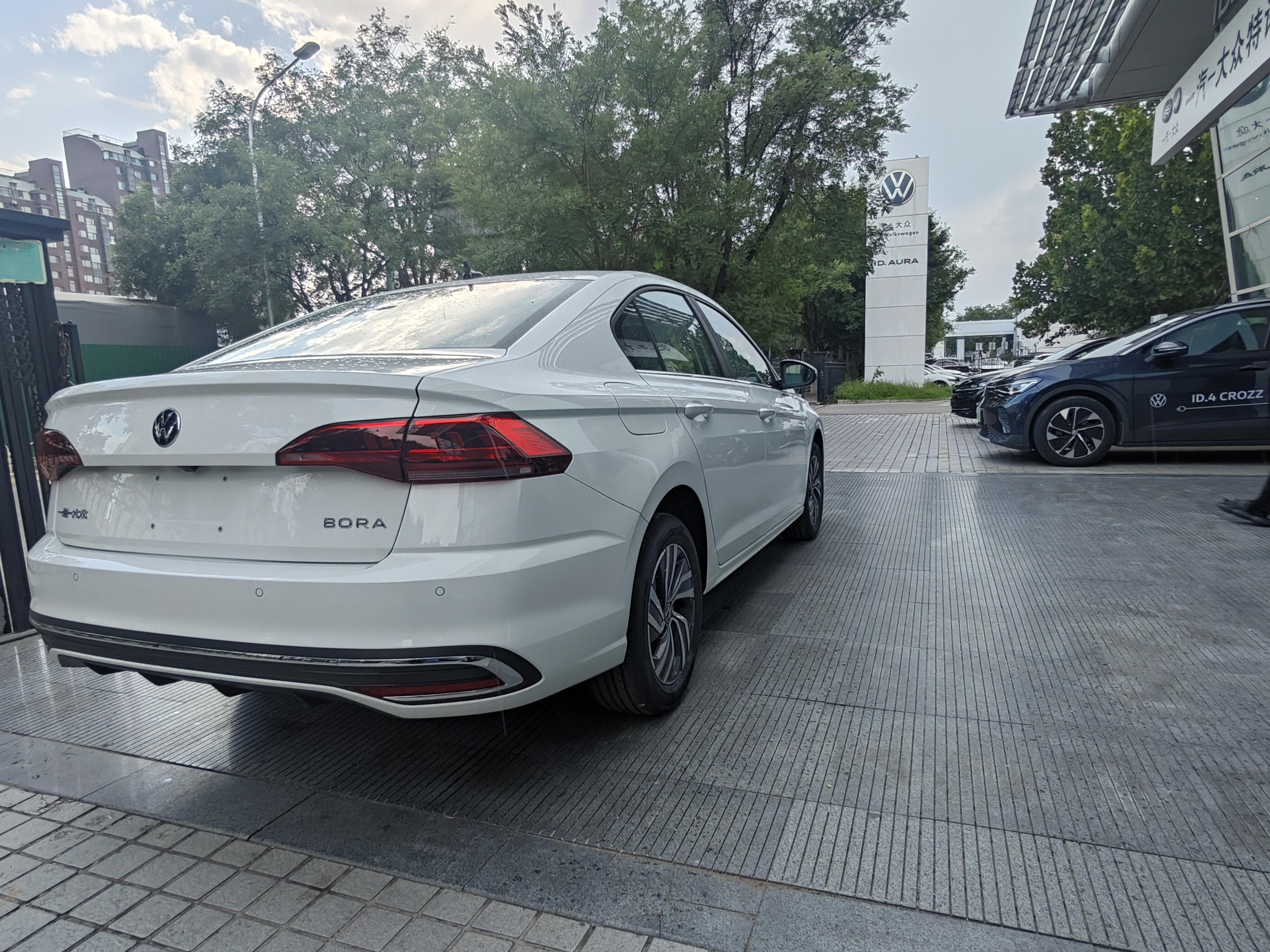 Volkswagen Bora 2025 thumb 2