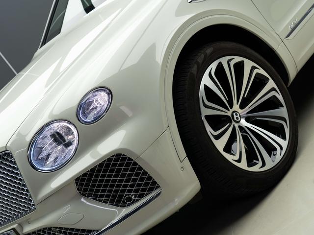 Bentley PHEV 2021 thumb 5