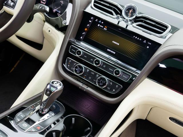 Bentley PHEV 2021 thumb 9