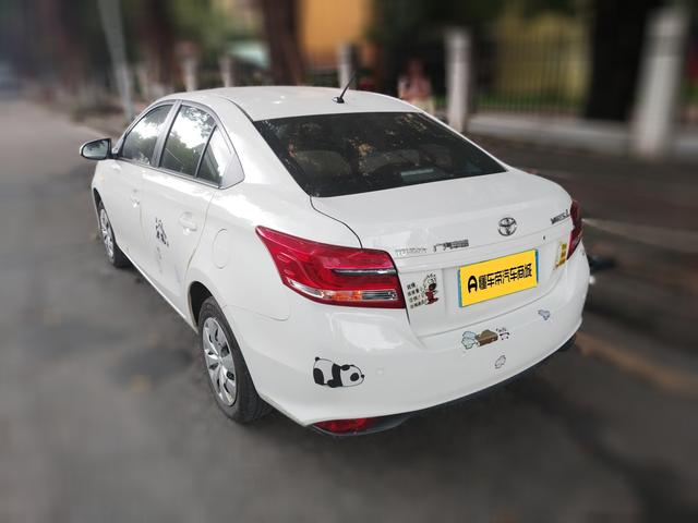 Toyota Yaris 2021 thumb 2