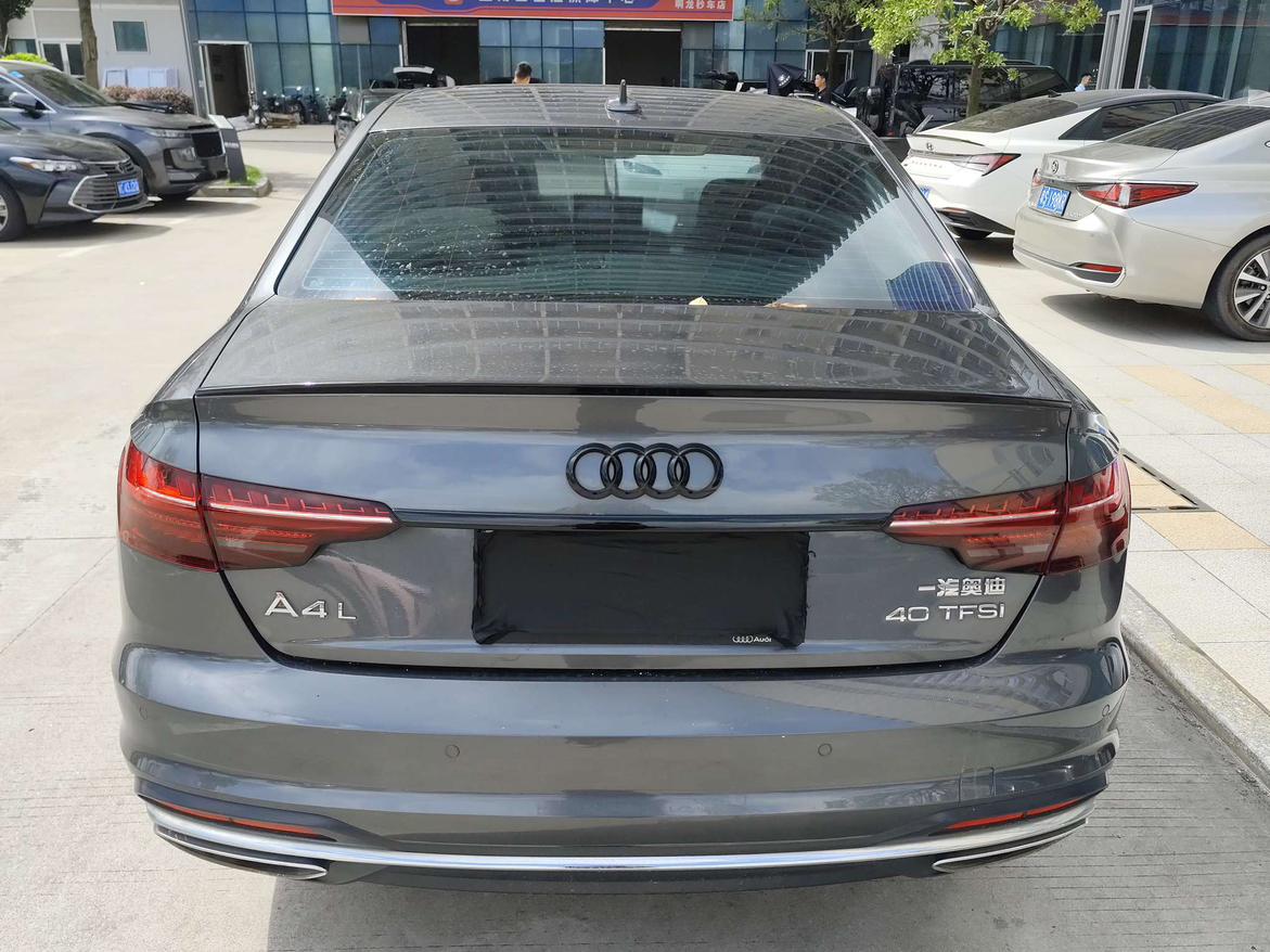 Audi A4 2022 thumb 2