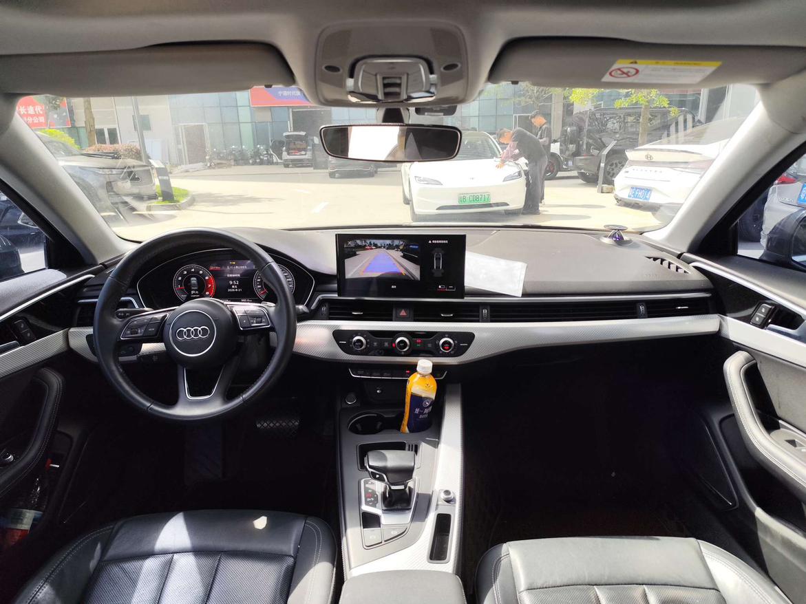 Audi A4 2022 thumb 4