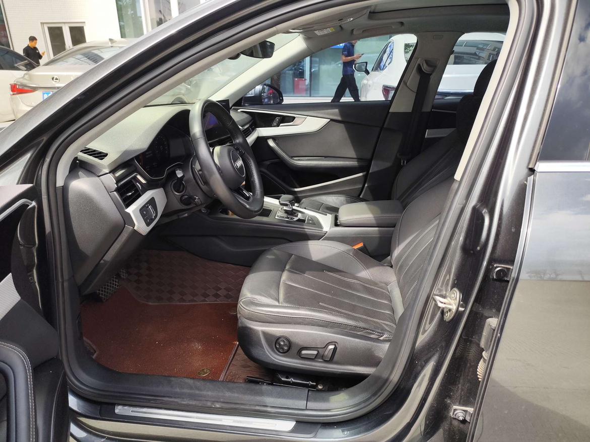 Audi A4 2022 thumb 6