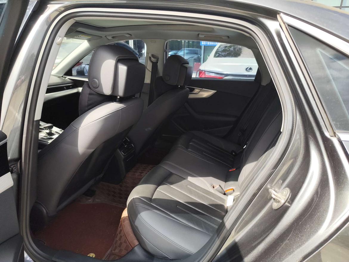 Audi A4 2022 thumb 7