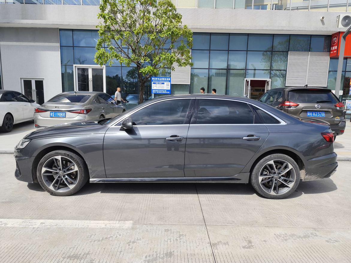 Audi A4 2022 thumb 10
