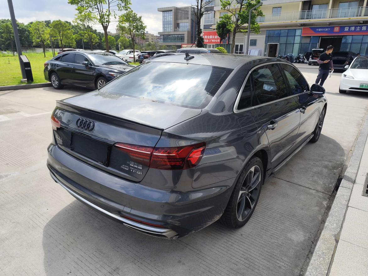 Audi A4 2022 thumb 12