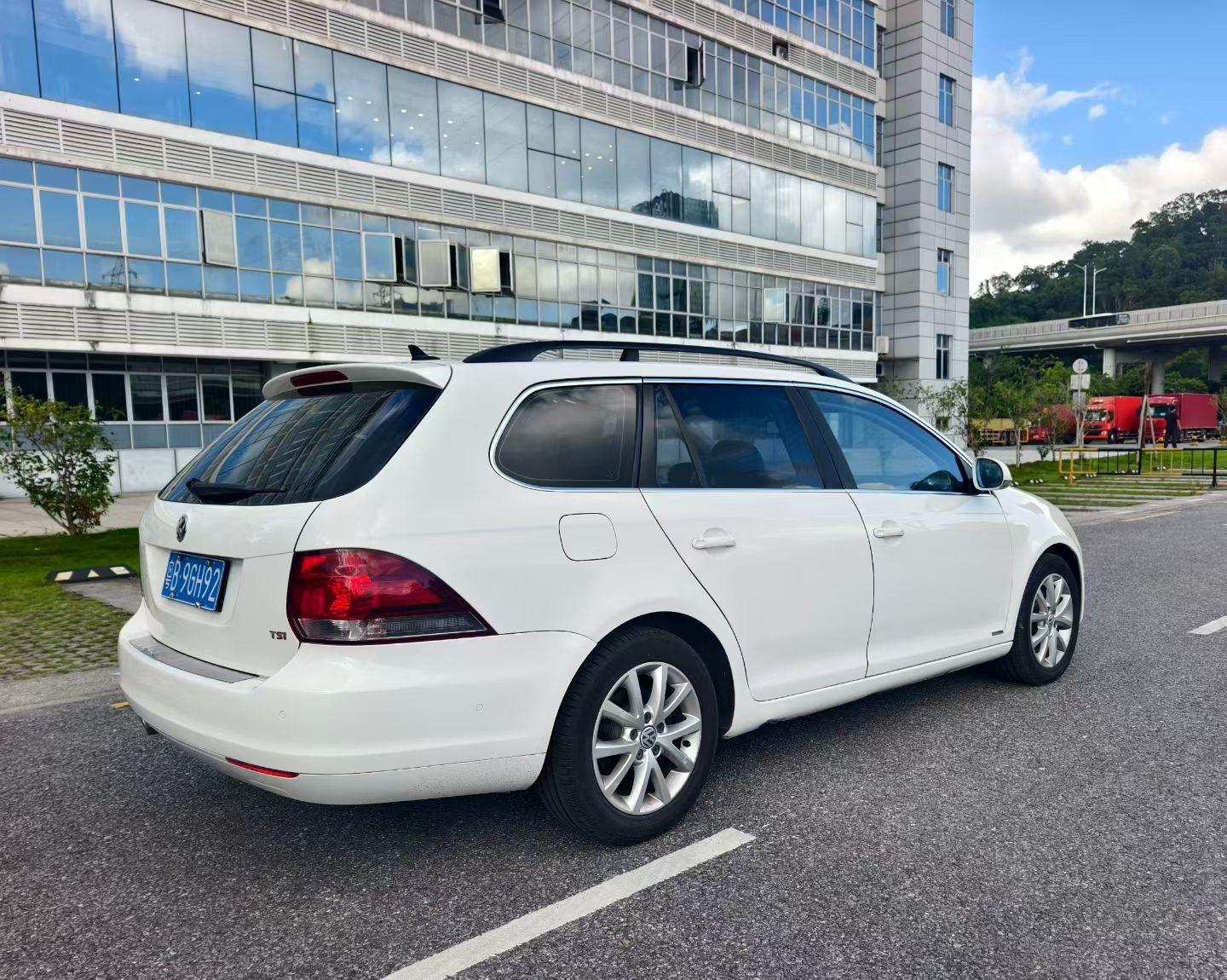 Volkswagen Golf 2011 thumb 3