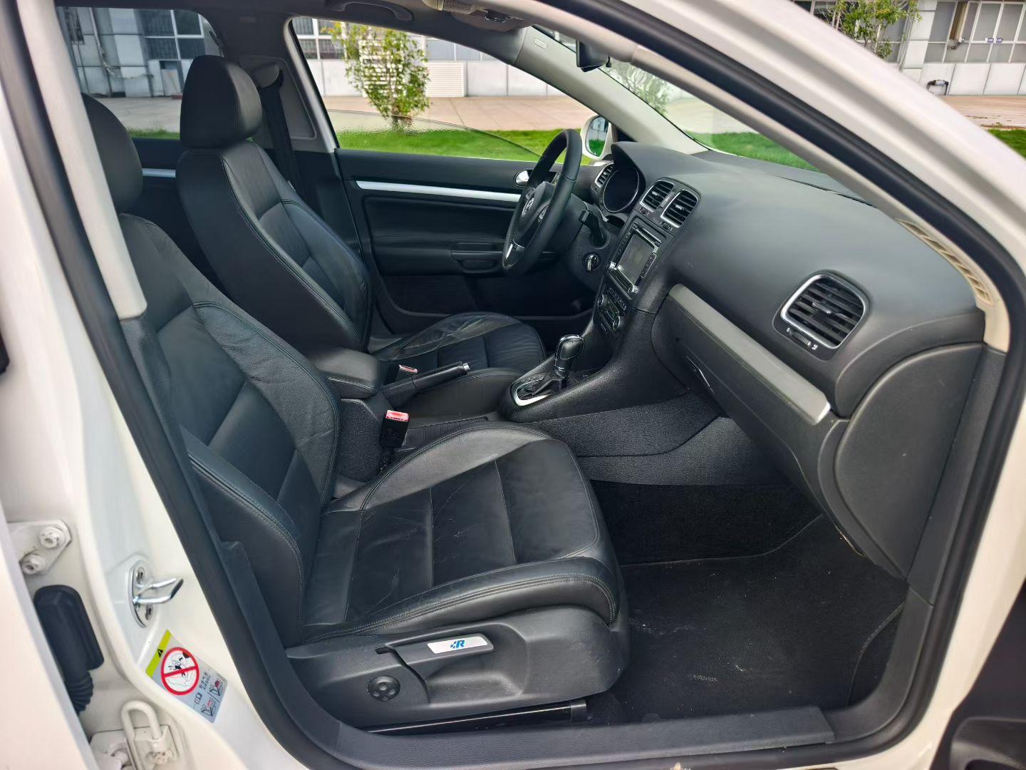 Volkswagen Golf 2011 thumb 5