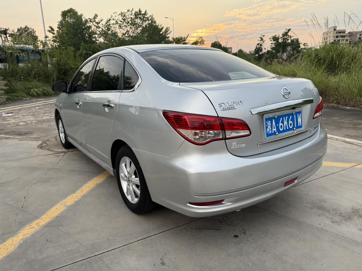 Nissan Sylphy 2012 thumb 2