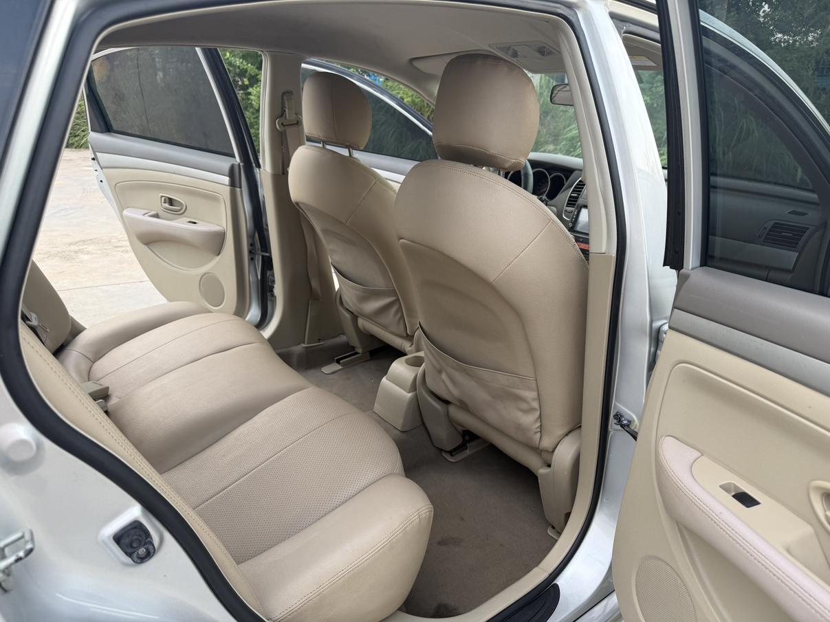 Nissan Sylphy 2012 thumb 9