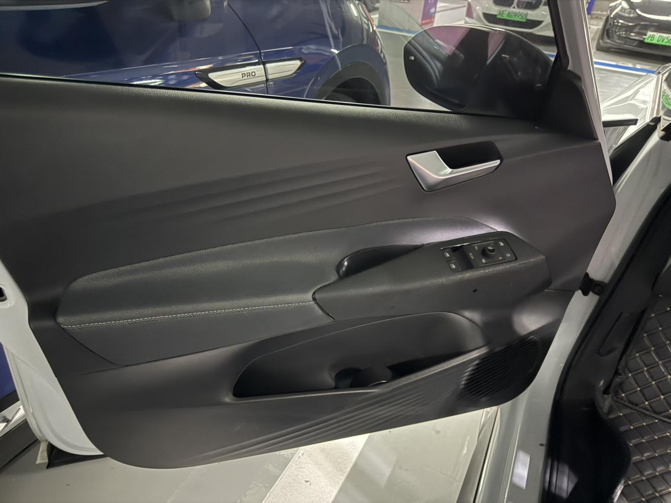 Volkswagen ID.3 2023 thumb 9