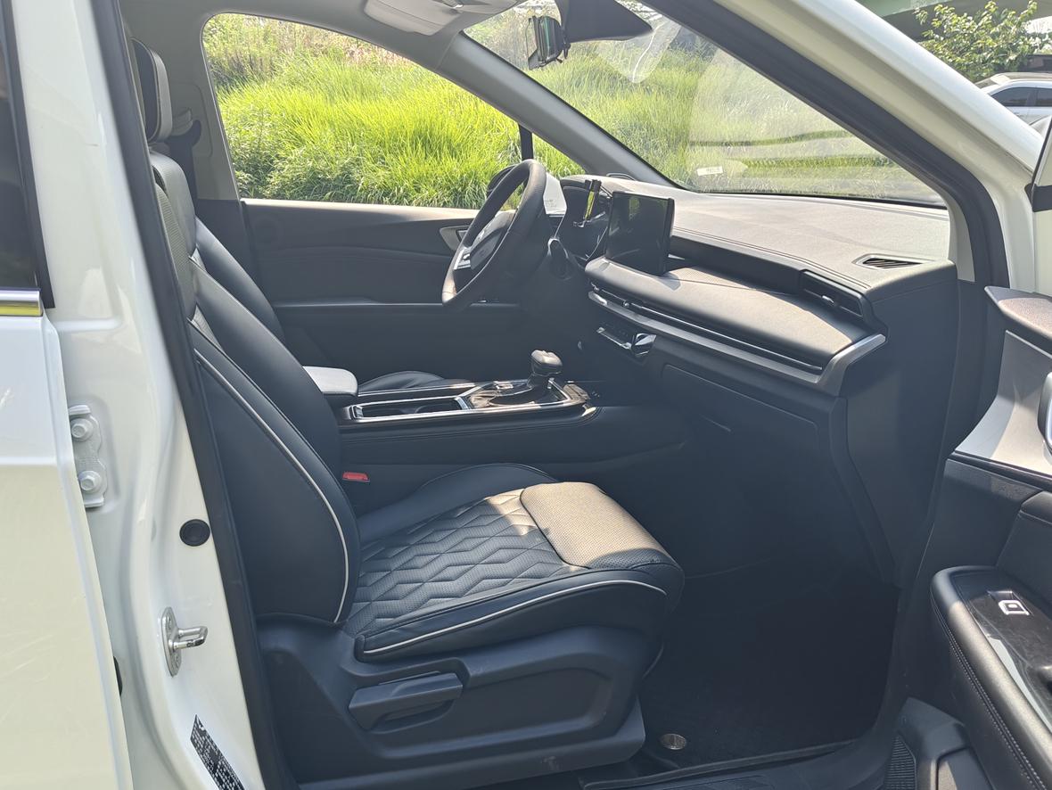 Wuling Jiachen 2022 thumb 4