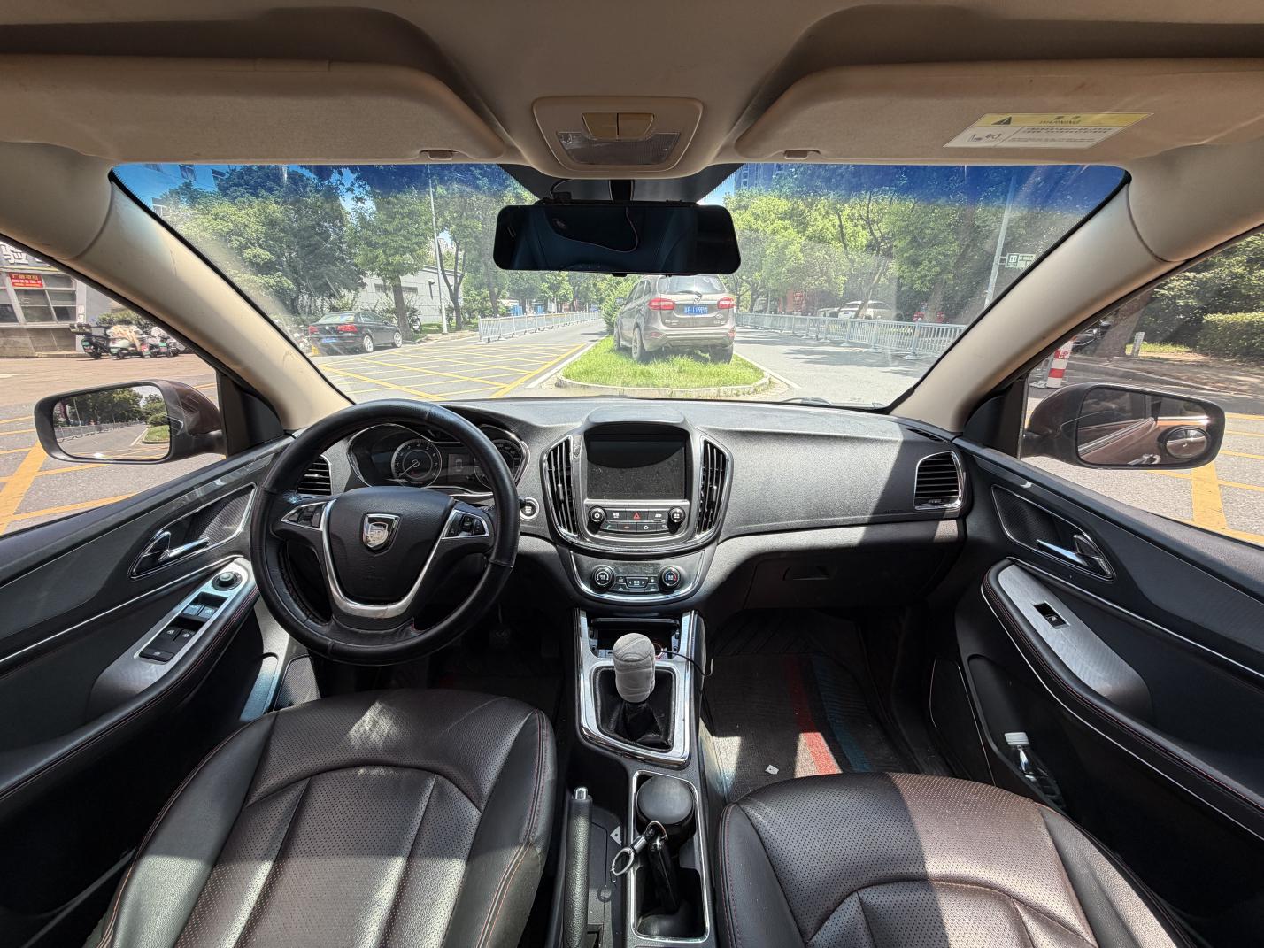 Baojun 560 2016 thumb 4