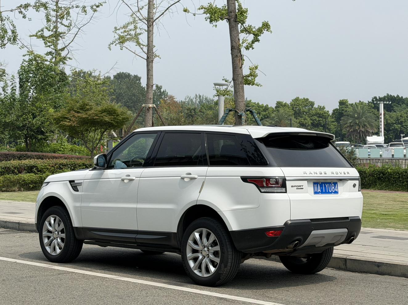 Land Rover Range Rover Sport 2014 thumb 2