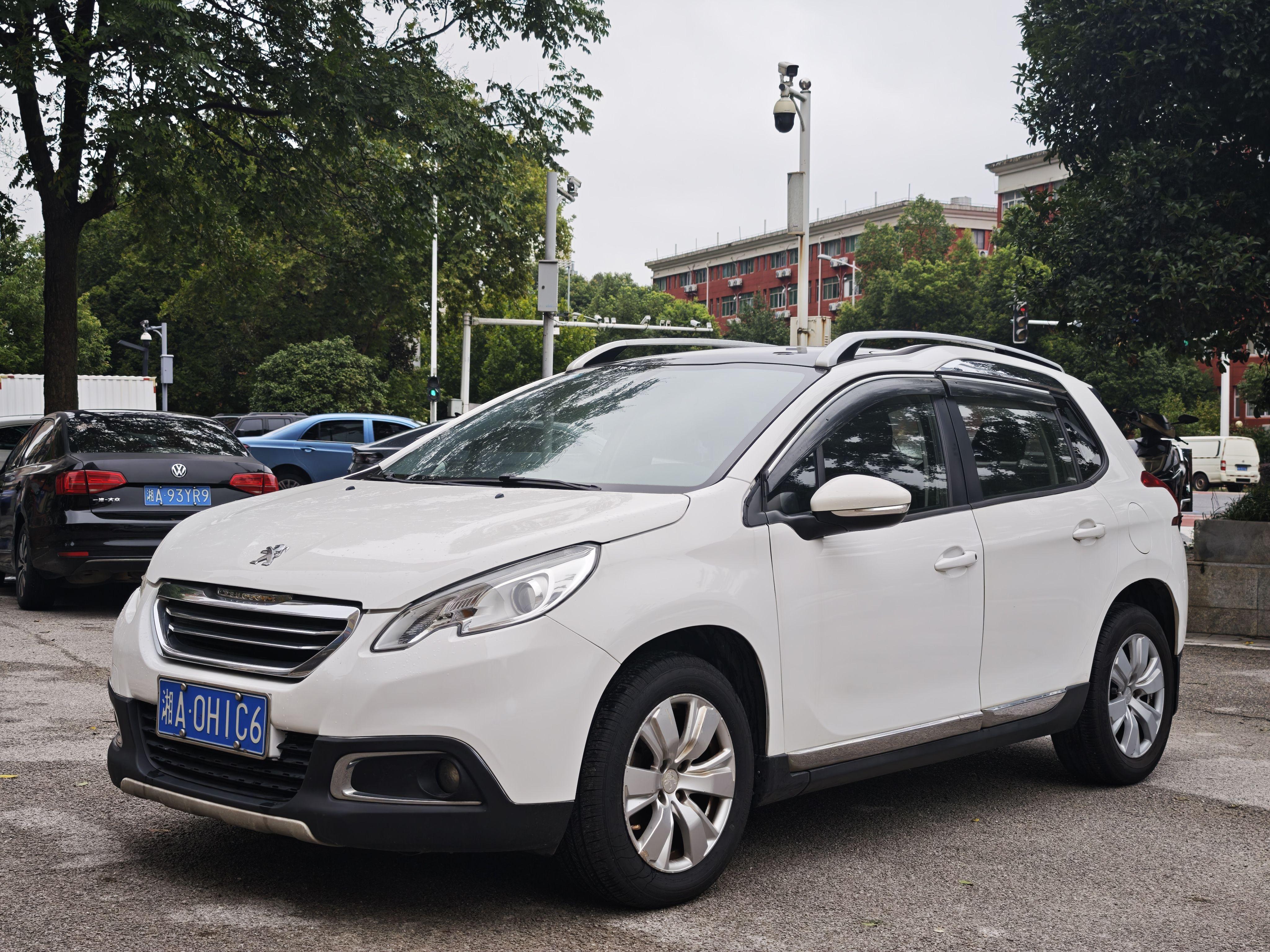 Peugeot 2008 2014 thumb 9
