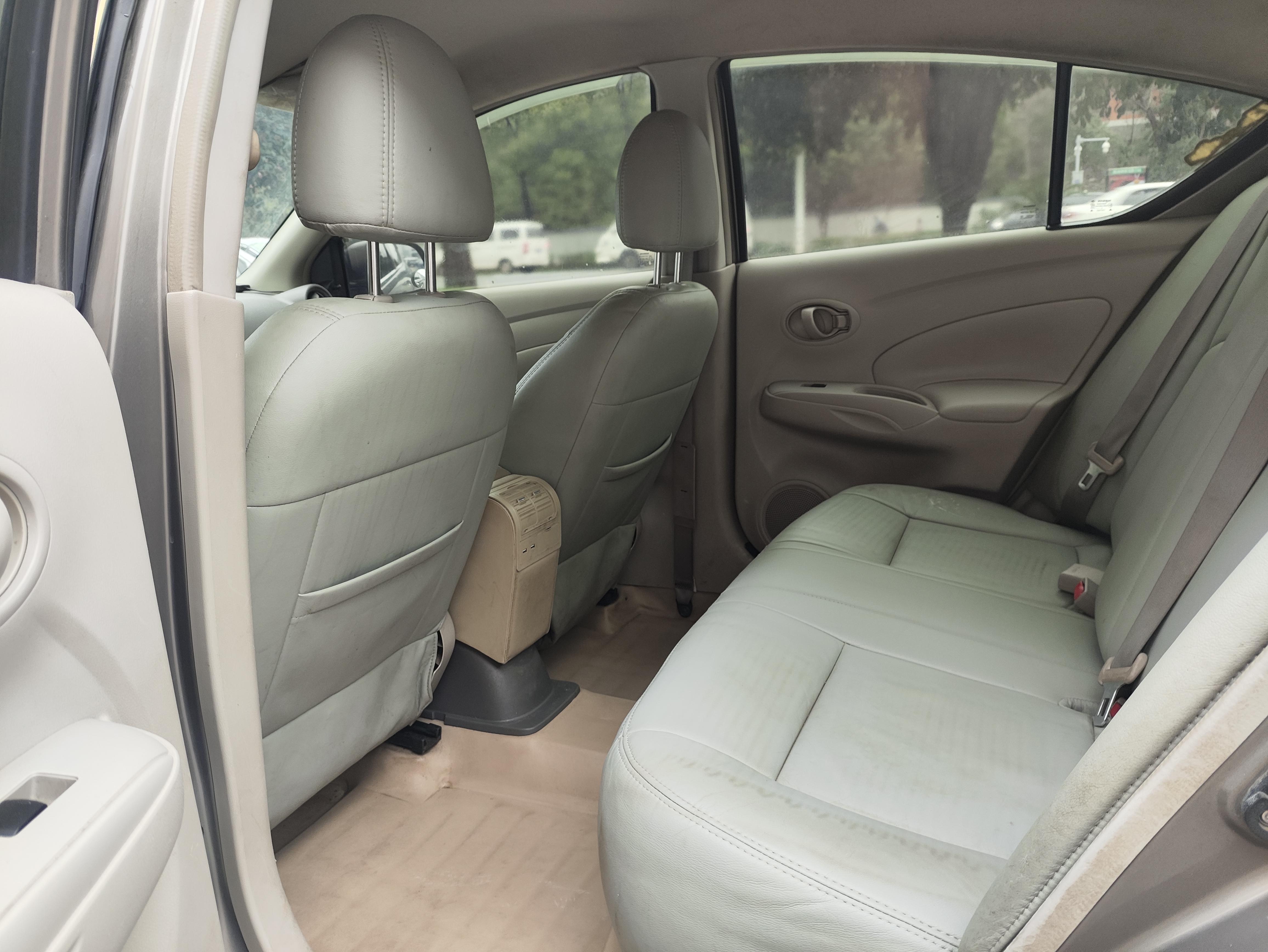Nissan Sunny 2014 thumb 8