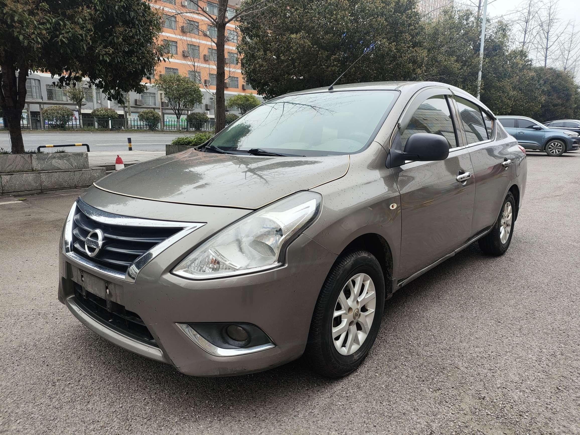 Nissan Sunny 2014 thumb 11