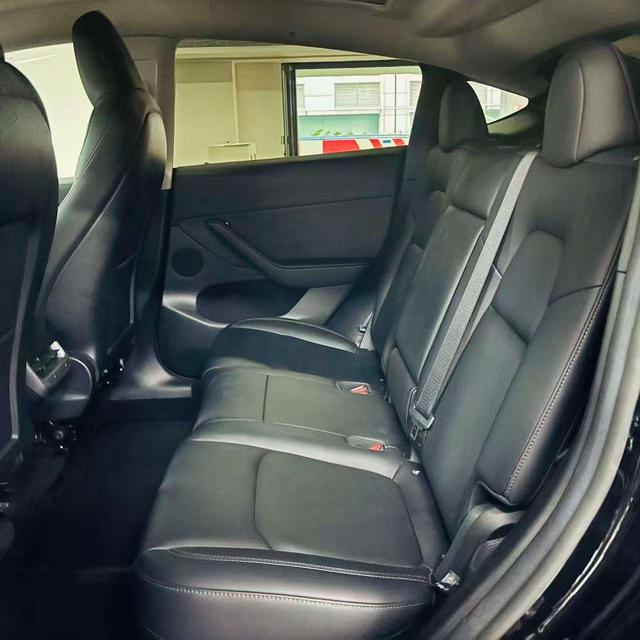 Tesla Model Y 2022 thumb 8