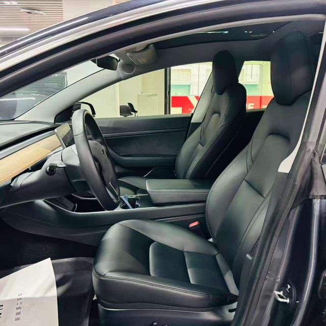 Tesla Model 3 2020 thumb 7